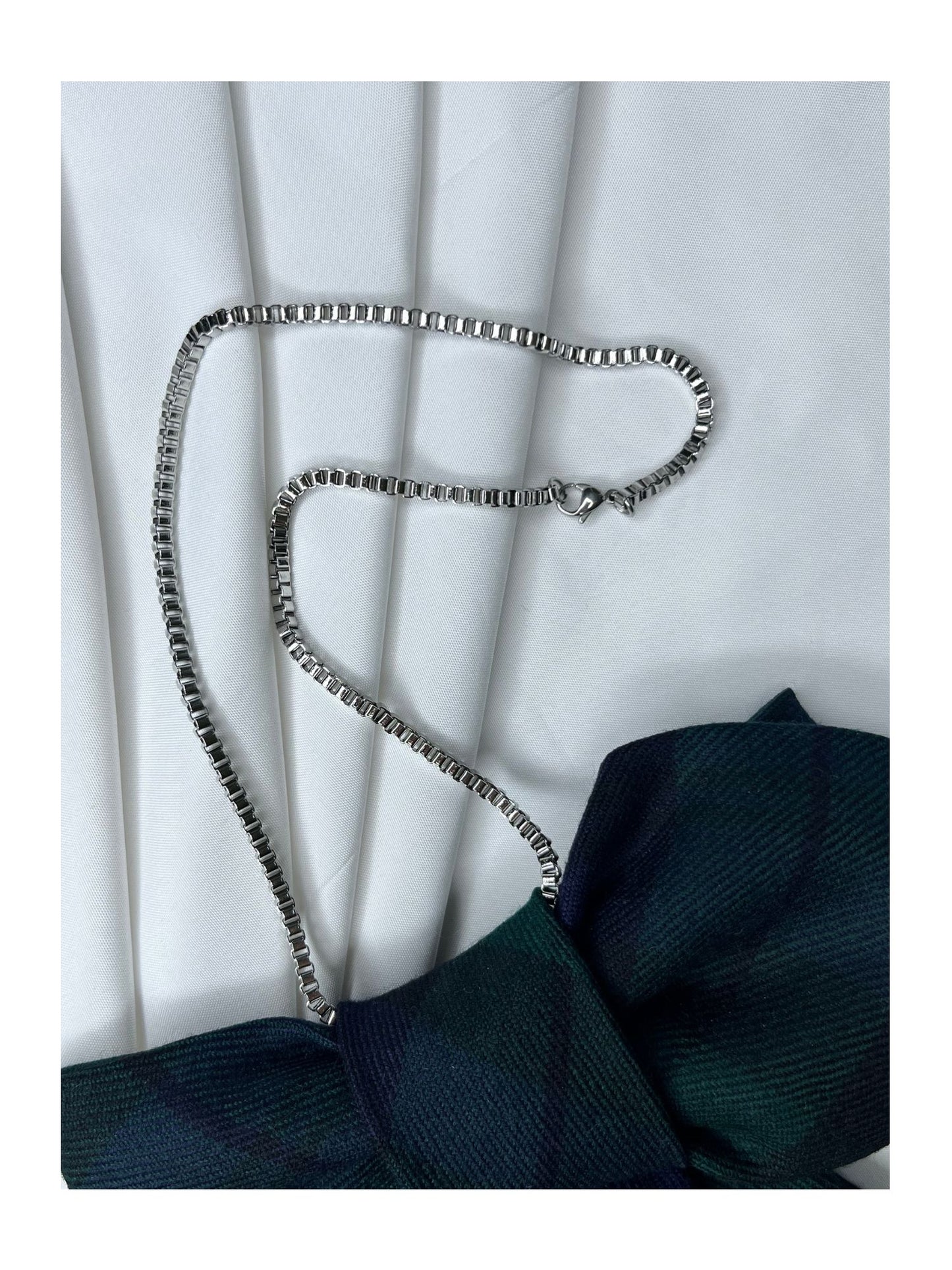 Närbild av halsband för handgjord slipsrosett