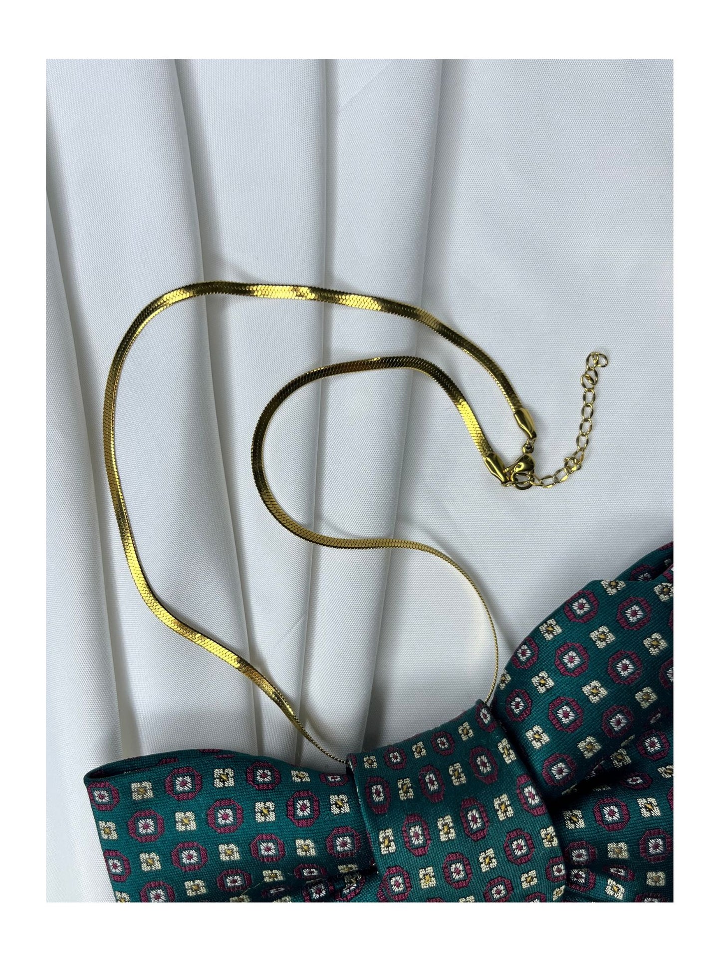 Närbild av halsband för handgjord slipsrosett