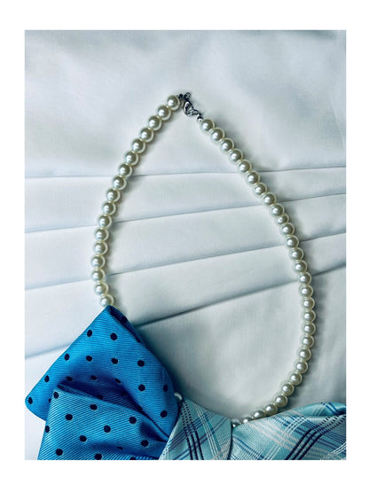 Närbild av halsband för handgjord slipsrosett