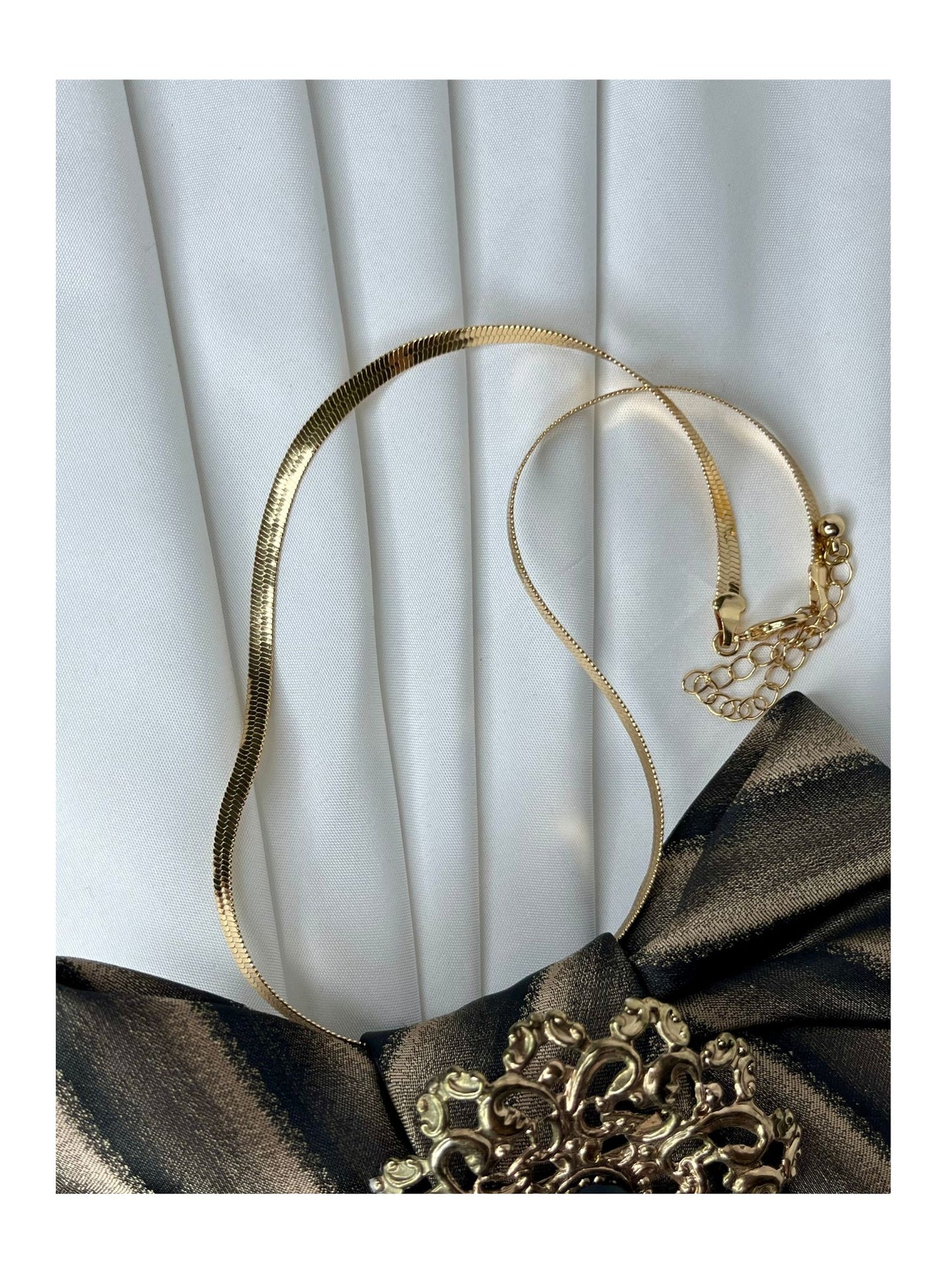 Närbild av halsband för handgjord slipsrosett