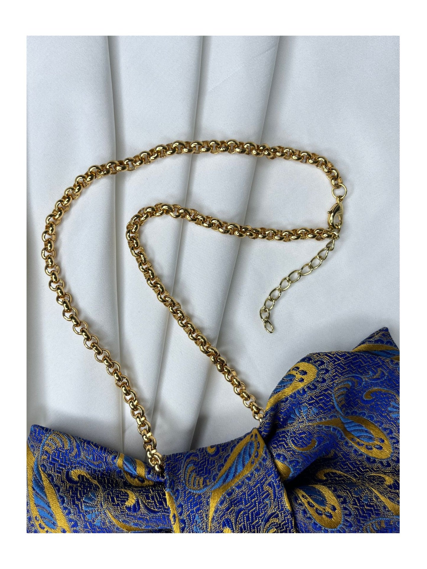 Närbild av halsband för handgjord slipsrosett