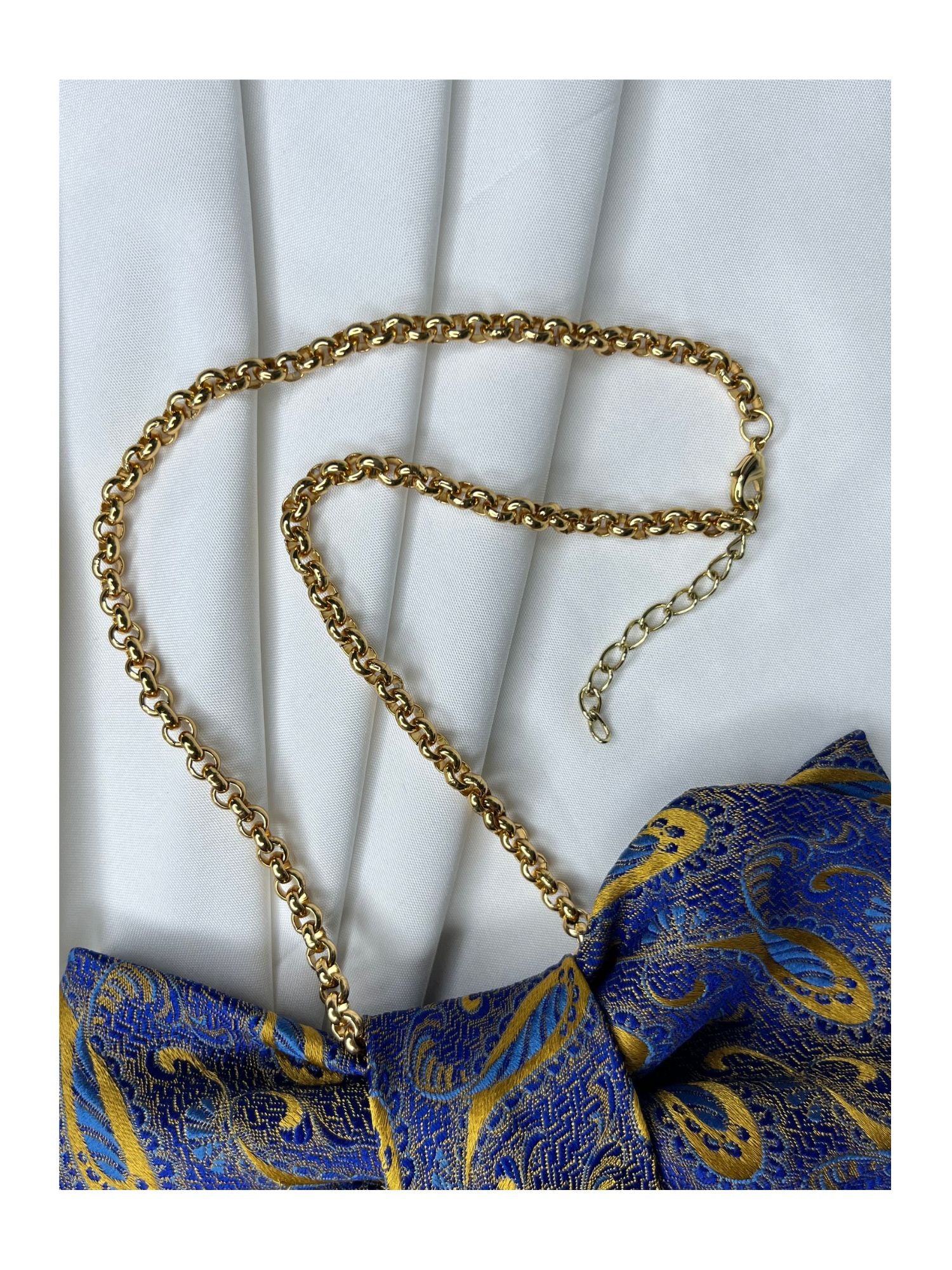 Närbild av halsband för handgjord slipsrosett