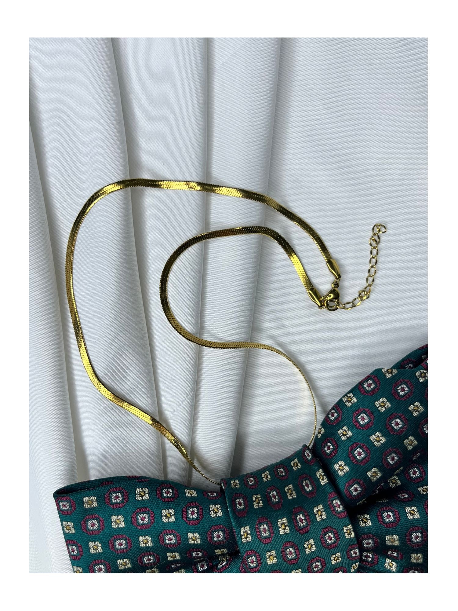 Närbild av halsband för handgjord slipsrosett