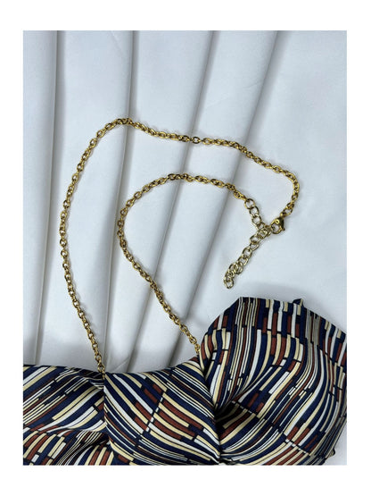 Närbild av halsband för handgjord slipsrosett